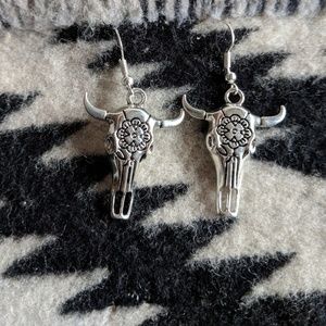💕Host Pick💕Boho Steer Skull Silver Tone Earrings